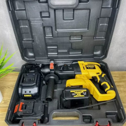 Перфоратор акумуляторний в кейсі професійний DeWalt на два акби.