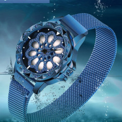 Жіночий годинник Flower Diamond з синій і каучуковим ременем на магнітній застібці, що обертається циферблатом.