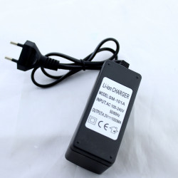 Зарядний пристрій 1x18650 від мережі 220V SINGLE (250) в уп.50 шт.